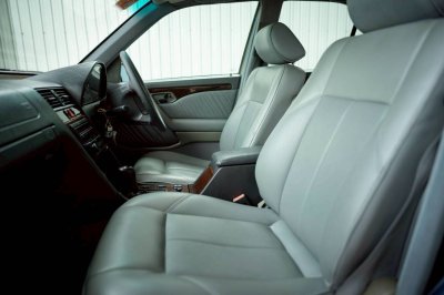 Benz C220 W202 Elegance ปี 1995