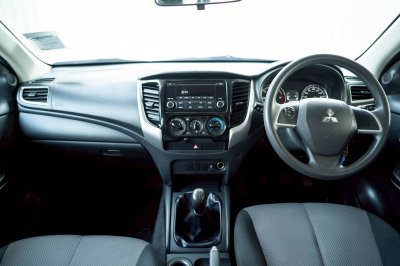 MITSUBISHI TRITON 18-23, 2.5 GLX ปี 2022 สีเทา MT โฉม MEGA CAB