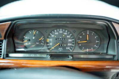 Benz 190E W201 ปี 1993  ราคาเพียง 189,000 บาท เท่านั้น! (ไม่รวมเลขทะเบียนสวย)