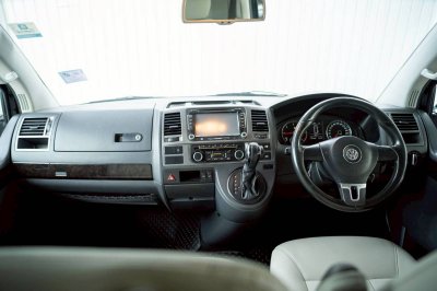 Volkswagen Caravelle 2.0 Bi-Turbo TDi ปี 2012 (จดปี 2013)