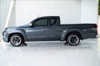 MITSUBISHI TRITON 18-23, 2.5 GLX ปี 2022 สีเทา MT โฉม MEGA CAB