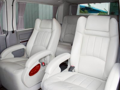 VOLKSWAGEN CARAVELLE, 3.2 V6 ปี 2008 โฉม ปี06-ปัจจุบัน เกียร์ Auto ทิปโทรนิค เดินหน้า 6 speed สีเทา เครื่องยนต์ เบนซิน ไมล์ 262,205 km