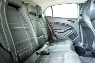 BENZ GLA-CLASS, 200 ปี 2015 สีขาวโฉม W156 ปี14-20