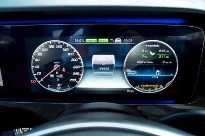 BENZ E-CLASS, E350e 2.0 AMG DYNAMIC ปี 2018 สีเทา โฉม W213 ปี16-24