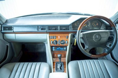 Benz E220 W124 Code C ปี 1996 ราคาเพียง 239,000 บาท เท่านั้น! ไม่รวมป้ายทะเบียนมงคล ฌพ 133 กทม