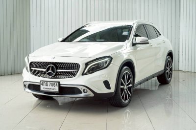 BENZ GLA-CLASS, 200 ปี 2015 สีขาวโฉม W156 ปี14-20