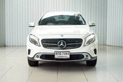 BENZ GLA-CLASS, 200 ปี 2015 สีขาวโฉม W156 ปี14-20