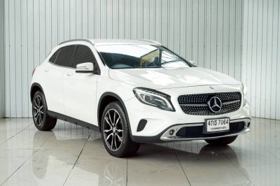 BENZ GLA-CLASS, 200 ปี 2015 สีขาวโฉม W156 ปี14-20