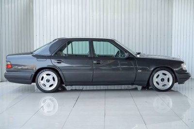Benz E220 W124 Code C ปี 1996 ราคาเพียง 239,000 บาท เท่านั้น! ไม่รวมป้ายทะเบียนมงคล ฌพ 133 กทม