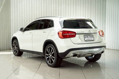 BENZ GLA-CLASS, 200 ปี 2015 สีขาวโฉม W156 ปี14-20