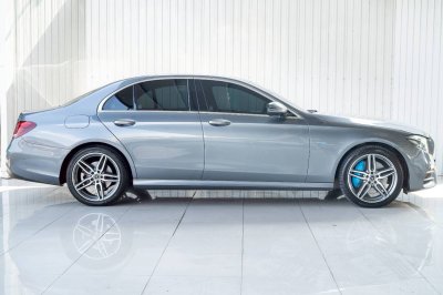 BENZ E-CLASS, E350e 2.0 AMG DYNAMIC ปี 2018 สีเทา โฉม W213 ปี16-24