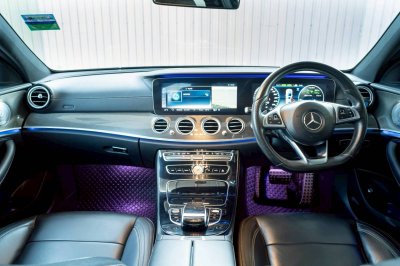 BENZ E-CLASS, E350e 2.0 AMG DYNAMIC ปี 2018 สีเทา โฉม W213 ปี16-24