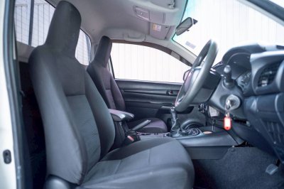 TOYOTA HILUX REVO, 2.8 J PLUS ปี 2020 โฉม STANDARD CAB