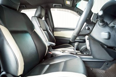 TOYOTA FORTUNER, 2.8 LEGENDER BLACK TOP 4WD ปี 2022 สีขาวโฉม ปี15-ปัจจุบัน