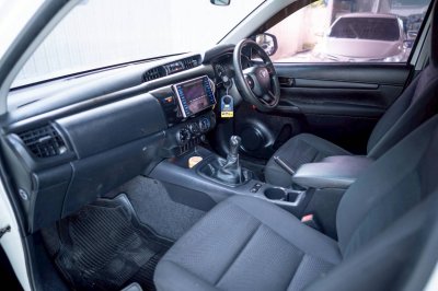 TOYOTA HILUX REVO, 2.8 J PLUS ปี 2020 โฉม STANDARD CAB