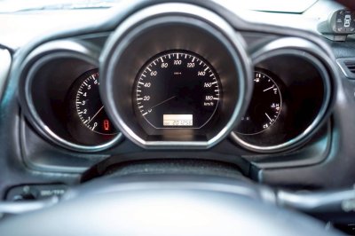 TOYOTA HARRIER, 3.0 FOUR ปี 2004 สีขาว เกียร์ A/T โฉม ปี03-13