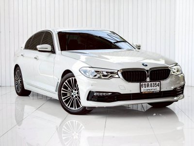 BMW SERIES 5, 530e 2.0 HIGHLINE ปี 2019 โฉม G30 ปี17-24 สีขาว เกียร์ Auto เครื่องยนต์ เบนซิน + ไฟฟ้า เลขไมล์ 87,561 Km.