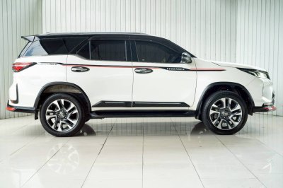 TOYOTA FORTUNER, 2.8 LEGENDER BLACK TOP 4WD ปี 2022 สีขาวโฉม ปี15-ปัจจุบัน