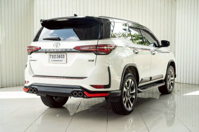 TOYOTA FORTUNER, 2.8 LEGENDER BLACK TOP 4WD ปี 2022 สีขาวโฉม ปี15-ปัจจุบัน