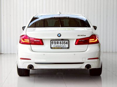 BMW SERIES 5, 530e 2.0 HIGHLINE ปี 2019 โฉม G30 ปี17-24 สีขาว เกียร์ Auto เครื่องยนต์ เบนซิน + ไฟฟ้า เลขไมล์ 87,561 Km.
