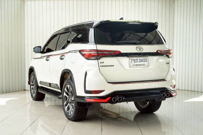 TOYOTA FORTUNER, 2.8 LEGENDER BLACK TOP 4WD ปี 2022 สีขาวโฉม ปี15-ปัจจุบัน