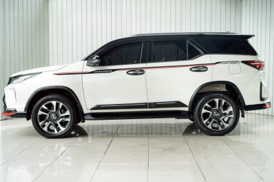 TOYOTA FORTUNER, 2.8 LEGENDER BLACK TOP 4WD ปี 2022 สีขาวโฉม ปี15-ปัจจุบัน