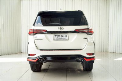 TOYOTA FORTUNER, 2.8 LEGENDER BLACK TOP 4WD ปี 2022 สีขาวโฉม ปี15-ปัจจุบัน