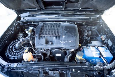 TOYOTA FORTUNER, 2.5 V ปี 2014 สีดำ เกียร์ A/T ดีเซล โฉม ปี11-15 รถ Vat