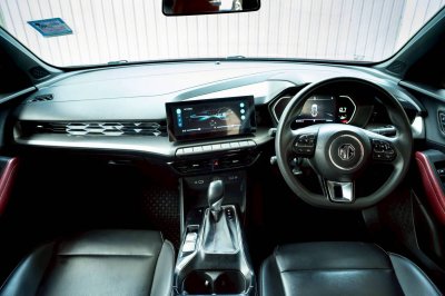 MG 5 1.5 X SUNROOF ปี 2023 สีแดงโฉม ปี21-ปัจจุบัน
