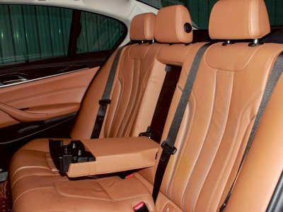 BMW SERIES 5, 530e 2.0 HIGHLINE ปี 2019 โฉม G30 ปี17-24 สีขาว เกียร์ Auto เครื่องยนต์ เบนซิน + ไฟฟ้า เลขไมล์ 87,561 Km.