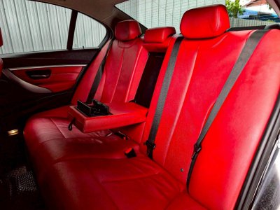 BMW SERIES 3, 330e sport ปี 2018 โฉม F30 ปี12-20 สีดำ เกียร์ Auto เครื่องยนต์ เบนซิน + ไฟฟ้า เลขไมล์เพียง 158,286 Km.