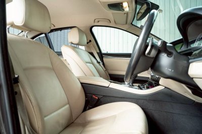 BMW SERIES 5, 525d ปี 2013 สีน้ำตาลโฉม F10 ปี10-17