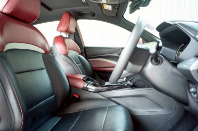 MG 5 1.5 X SUNROOF ปี 2023 สีแดงโฉม ปี21-ปัจจุบัน