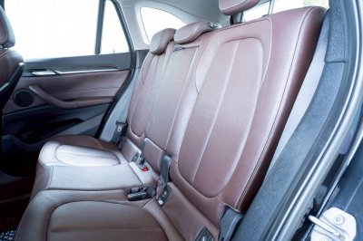 BMW X1, 2.0 sDrive18d xLine ปี 2017 สีดำ โฉม F48 ปี16-23