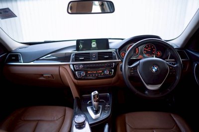 BMW 320d F30 ปี 2015 ดีเซลแรงประหยัด แต่งสวยครบ พร้อมใช้!