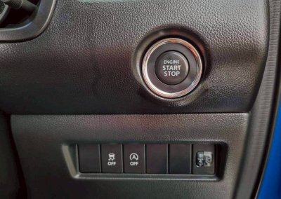 Suzuki Swift 1.2 GLX Navi Top สุด ปี 2019 ไมล์ 90,xxx km. เครื่อง เบนซิน เกียร์ Auto สีน้ำเงิน