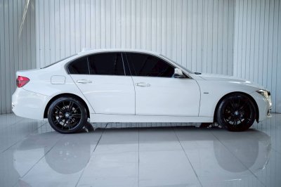 BMW 320d F30 ปี 2015 ดีเซลแรงประหยัด แต่งสวยครบ พร้อมใช้!
