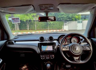 Suzuki Swift 1.2 GLX Navi Top สุด ปี 2019 ไมล์ 90,xxx km. เครื่อง เบนซิน เกียร์ Auto สีน้ำเงิน