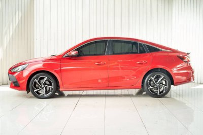 MG 5 1.5 X SUNROOF ปี 2023 สีแดงโฉม ปี21-ปัจจุบัน