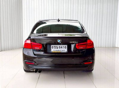 BMW SERIES 3, 330e sport ปี 2018 โฉม F30 ปี12-20 สีดำ เกียร์ Auto เครื่องยนต์ เบนซิน + ไฟฟ้า เลขไมล์เพียง 158,286 Km.