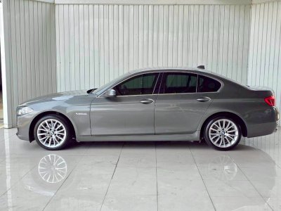 BMW SERIES 5, 528i LUXURY ปี 2014 สีเทา เกียร์ A/T โฉม F10 ปี10-17 รถVat%