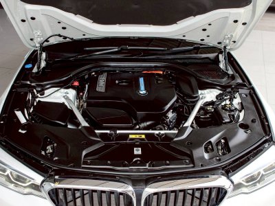 BMW SERIES 5, 530e 2.0 HIGHLINE ปี 2019 โฉม G30 ปี17-24 สีขาว เกียร์ Auto เครื่องยนต์ เบนซิน + ไฟฟ้า เลขไมล์ 87,561 Km.