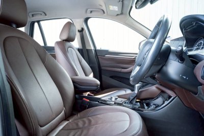 BMW X1, 2.0 sDrive18d xLine ปี 2017 สีดำ โฉม F48 ปี16-23