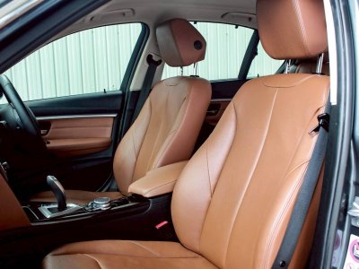 BMW SERIES3 330e LUXURY (LCI)ปี 2017 โฉม F30 ปี12-20 สีเทา เครื่องยนต์ เบนซิน + ไฟฟ้า เลขไมล์ 164,858 Km.