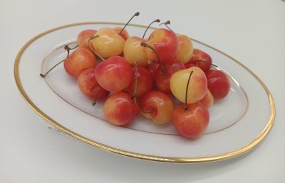 Rainier Cherry