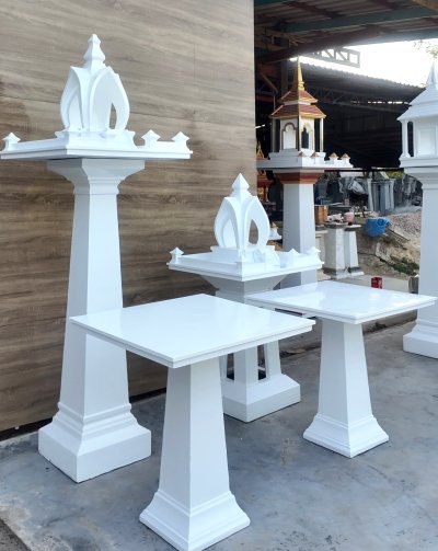 ศาลพระภูมิขนาดเล็กทรงโมเดิร์นสีขาว มุมด้านข้าง