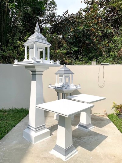 ศาลลพระภูมิโมเดิร์นสีขาวเทาอ่อน