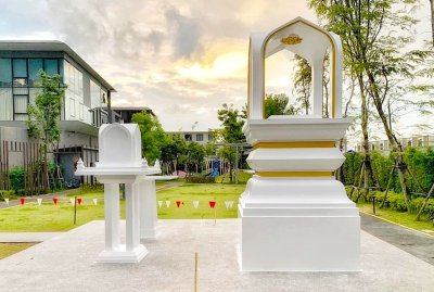 ศาลพระพรหมโมเดิร์น 16 นิ้ว มุมด้านหลัง แสดงรายละเอียดฐานและโครงสร้างแข็งแรง