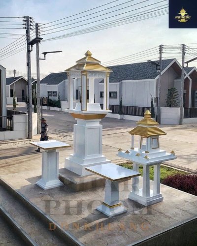 ศาลพระพรหมโมเดิร์น 12-14 นิ้ว สีขาวทอง แบบครบชุดพร้อมโต๊ะวางของไหว้ แข็งแรง ทนทาน ผลิตโดยร้านดอนคลัง