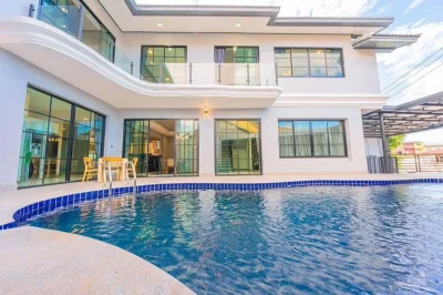 Pool villa for rent near walking street